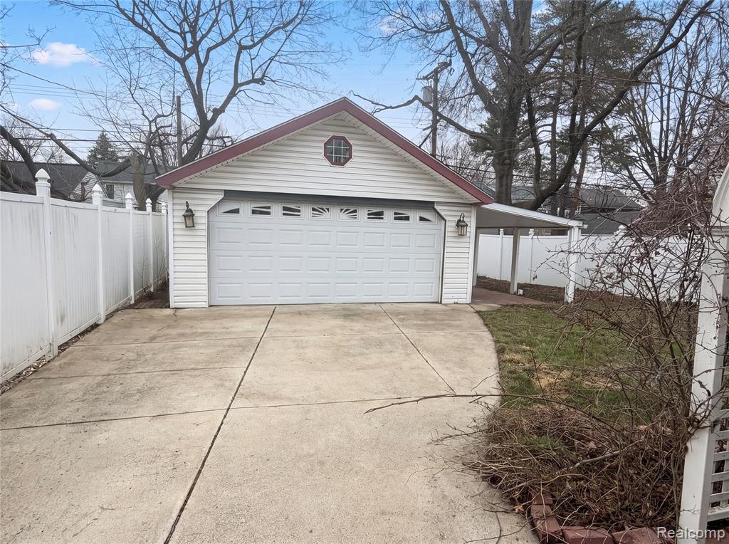 916 Longfellow Avenue, Royal Oak, MI 48067 — Photo 24
