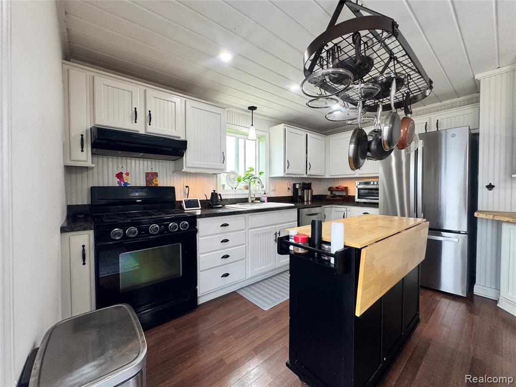 889 Goslow Road, Gaylord, MI 49735 — Photo 12