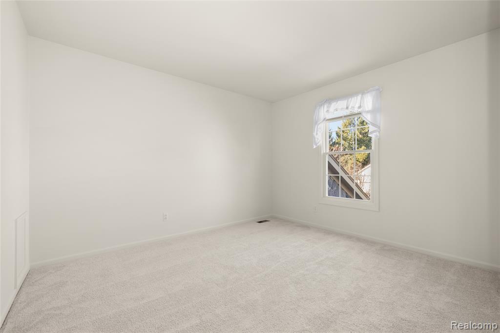 16252 Country Knoll Drive, Northville, MI 48168 — Photo 32