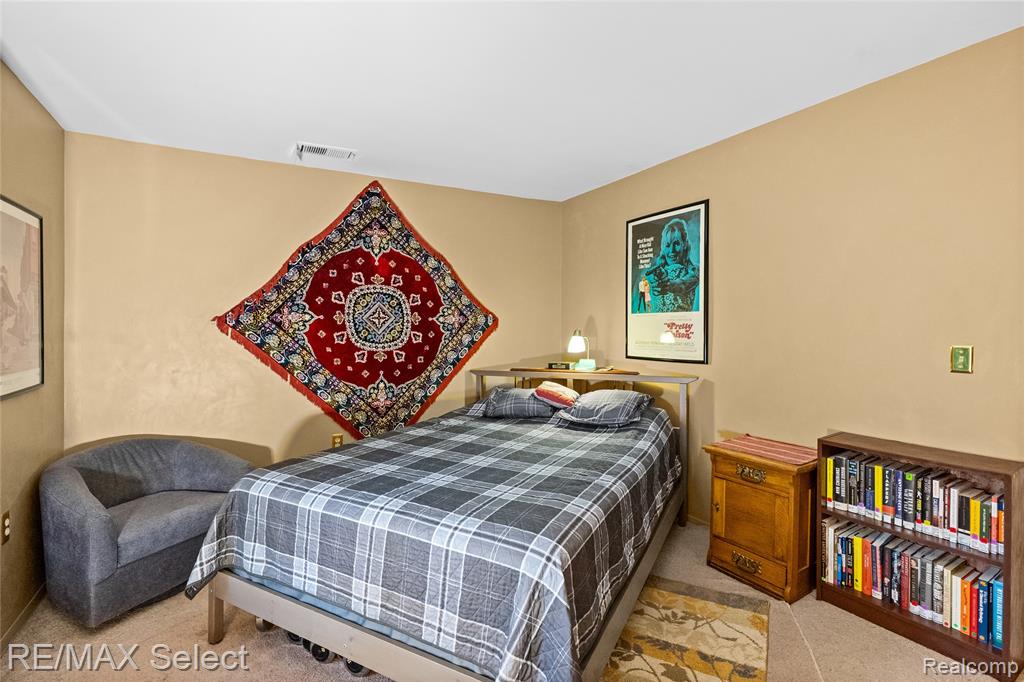 250 Briarcrest Drive, 130, Ann Arbor, MI 48104 — Photo 21
