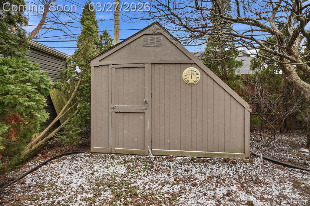 22432 Pointe Drive, Saint Clair Shores, MI 48081 — Photo 29