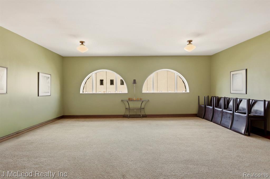 635 S Saginaw Street, Flint, MI 48502 — Photo 33