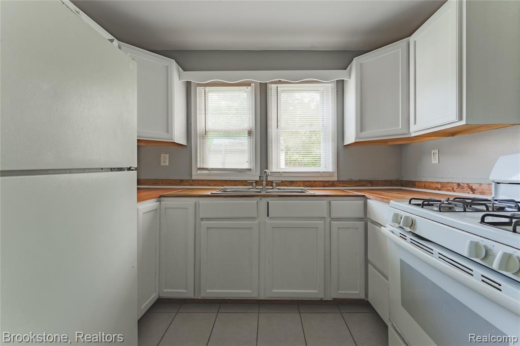 62 Court Street, Pontiac, MI 48342 — Photo 9