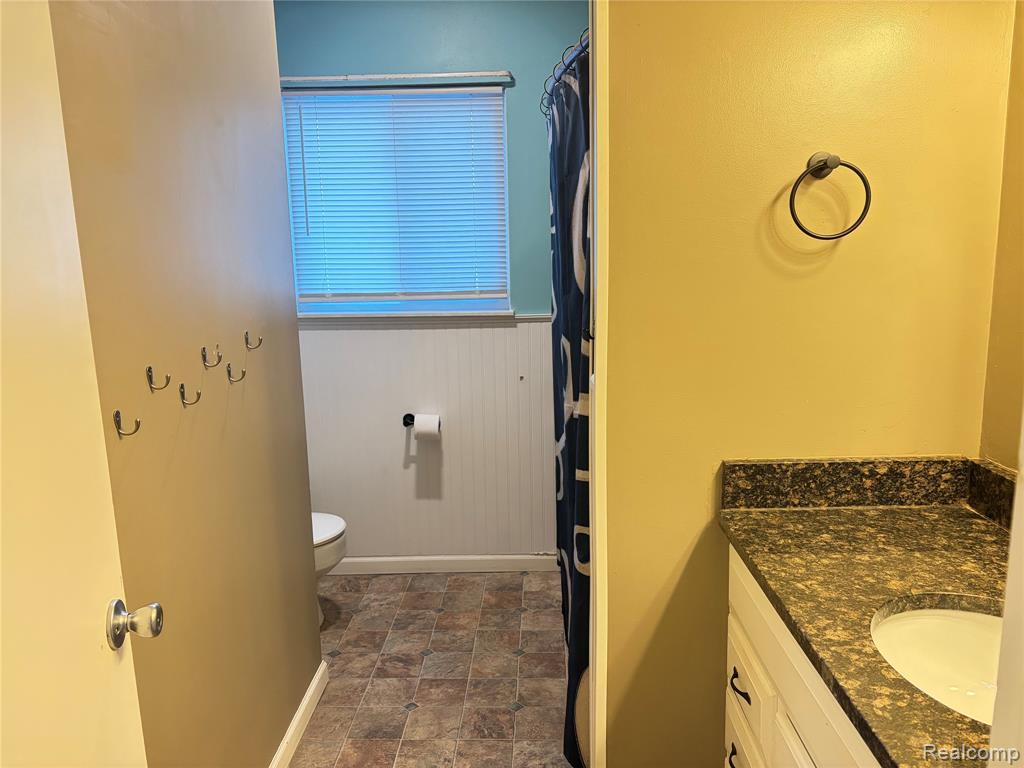 8506 Chesterfield Drive, Swartz Creek, MI 48473 — Photo 12