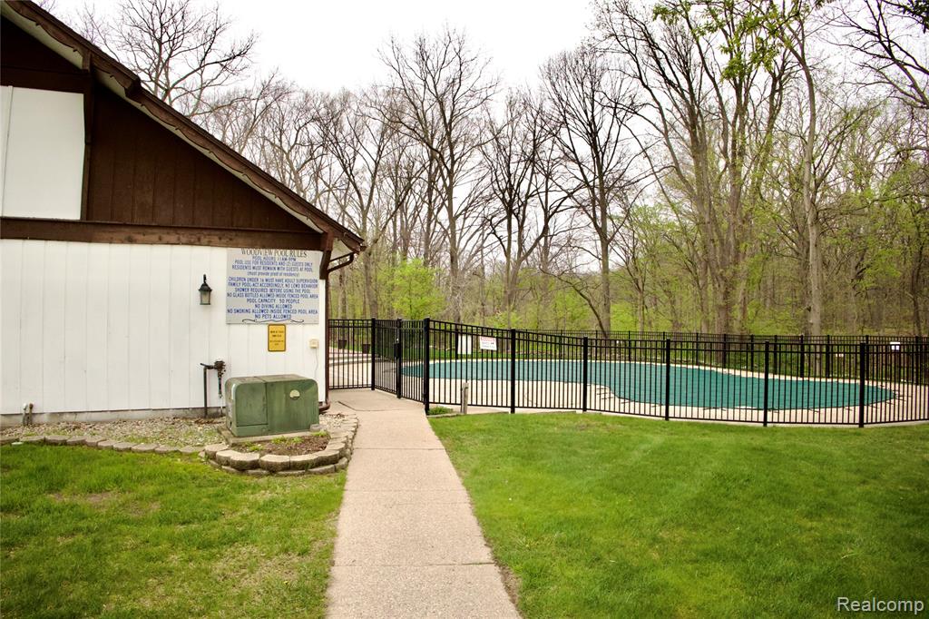 7600 Woodview Street, 2, Westland, MI — Photo 25