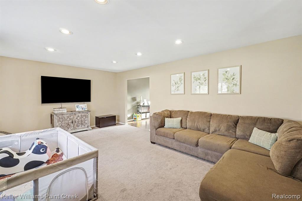 5446 Old Franklin Road, Grand Blanc, MI 48439 — Photo 9