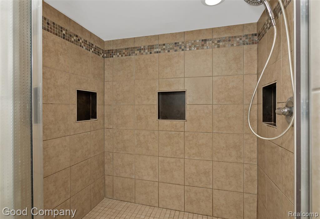 905 Parliament Avenue, Madison Heights, MI 48071 — Photo 22