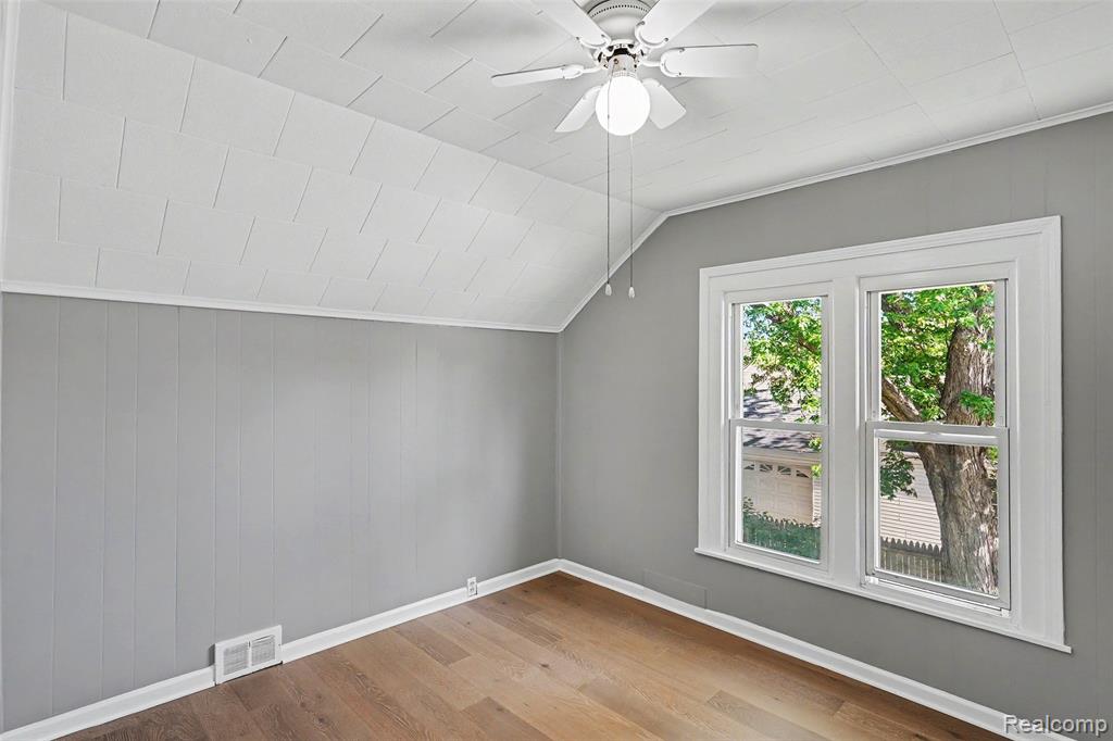 512 S Broad Street, Holly, MI 48442 — Photo 16