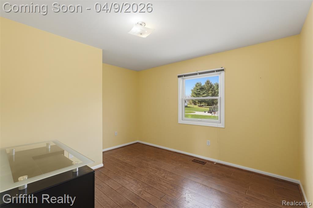 6005 Carscadden Way, Highland, MI — Photo 32