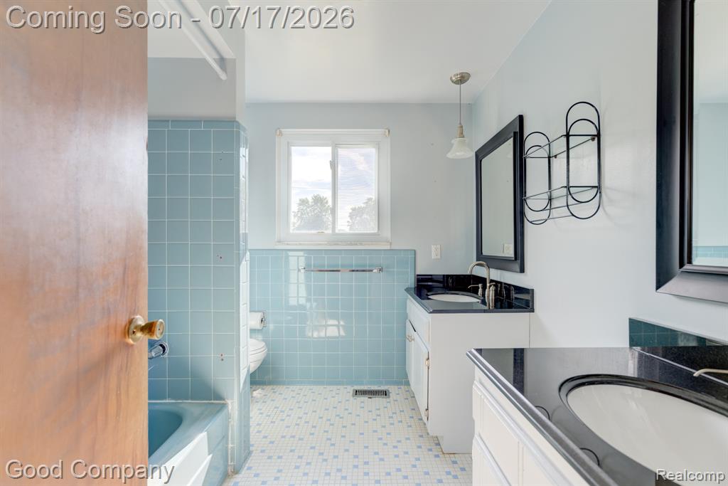 53625 Shelby Road, Utica, MI 48316 — Photo 35