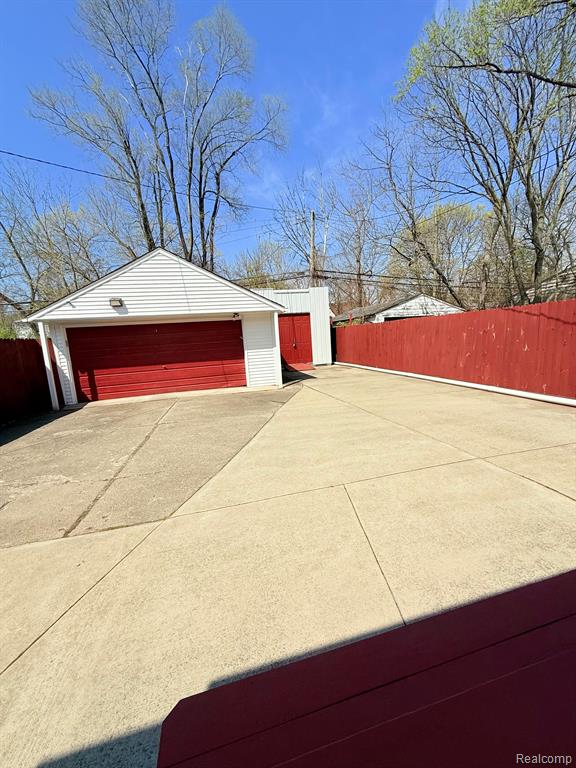 9583 RUTLAND Street, Detroit, MI 48227 — Photo 43