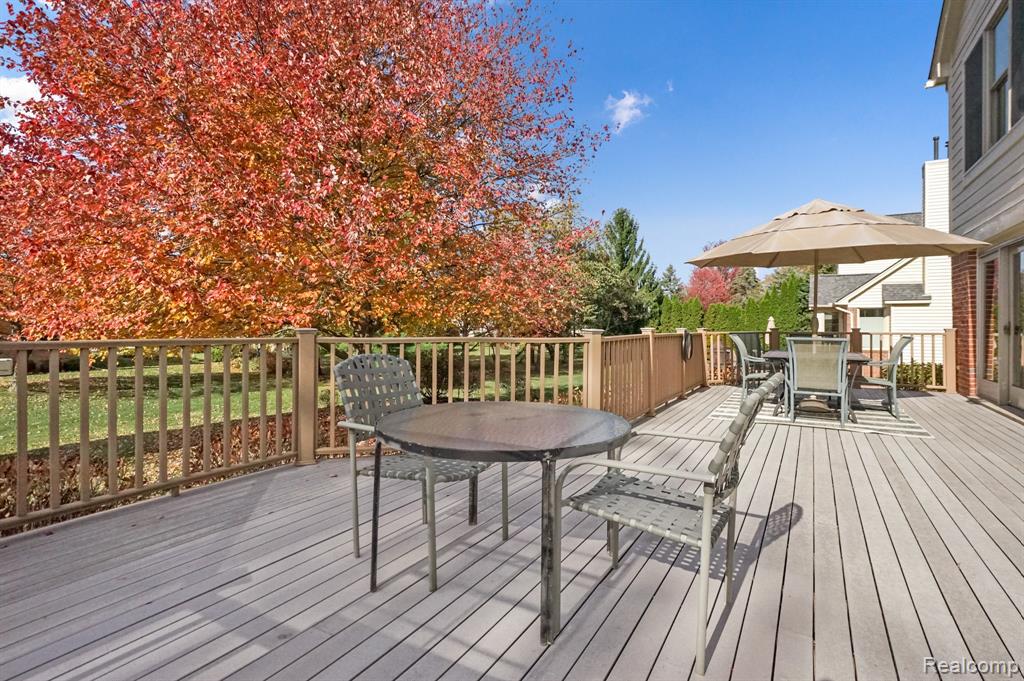 6573 Tree Knoll Drive, Troy, MI 48098 — Photo 35