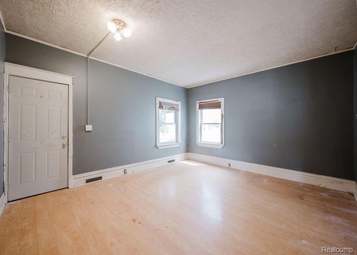 421 N PENNSYLVANIA Avenue, Lansing, MI 48912 — Photo 17