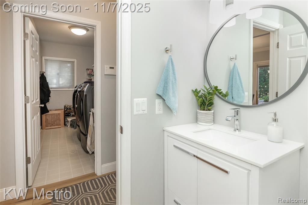 5338 Berwyck Drive, Troy, MI 48085 — Photo 21