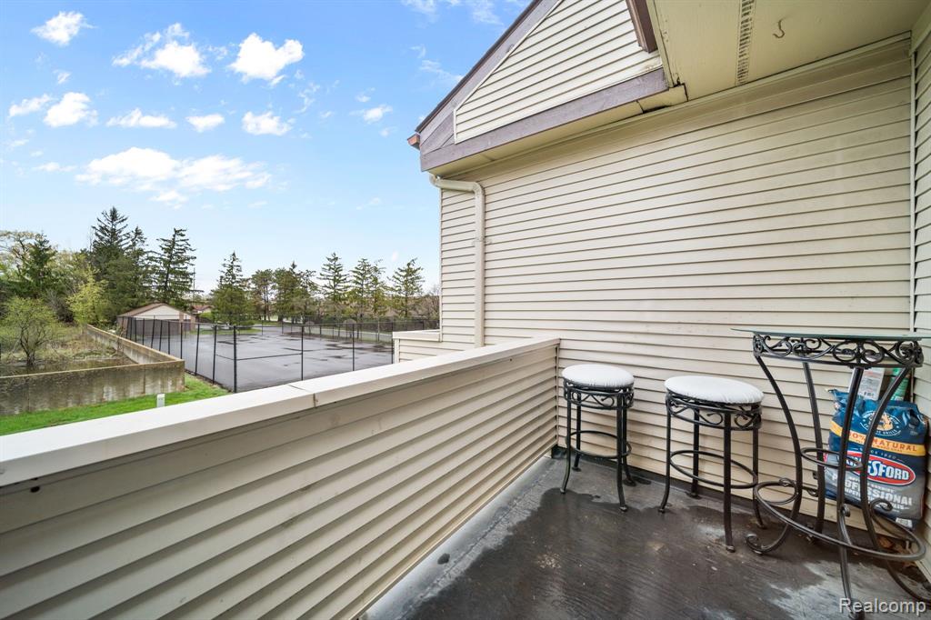 6540 RIDGEFIELD Circle, 204, West Bloomfield, MI — Photo 23