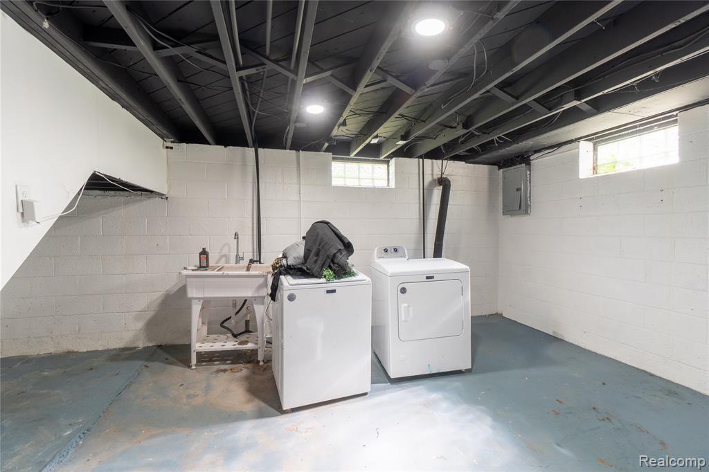 18445 Helen Street, Detroit, MI 48234 — Photo 20