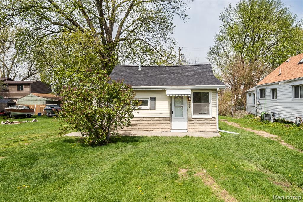 3245 6th Street, Monroe, MI 48162 — front exterior