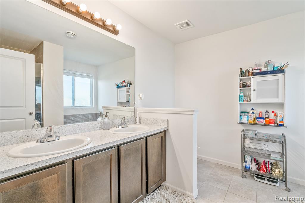 6811 Chandler Drive, Belleville, MI 48111 — Photo 62