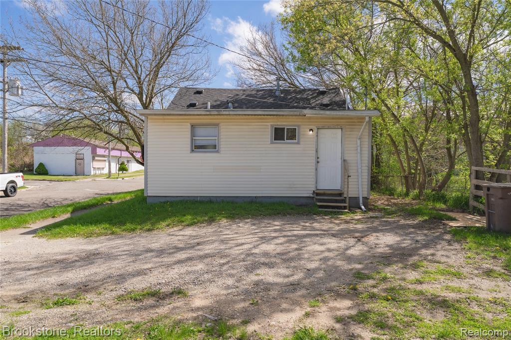 524 Luther Avenue, Pontiac, MI 48341 — Photo 17