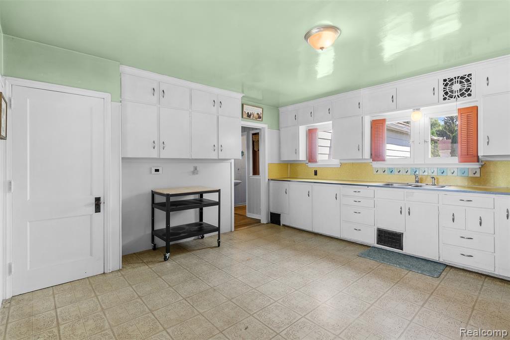 9131 N Genesee Road, Mount Morris, MI 48458 — Photo 16