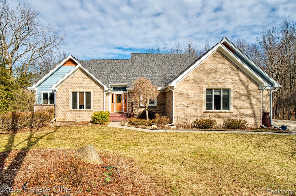 167 Forest Valley Court, Pinckney, MI 48169 — front exterior