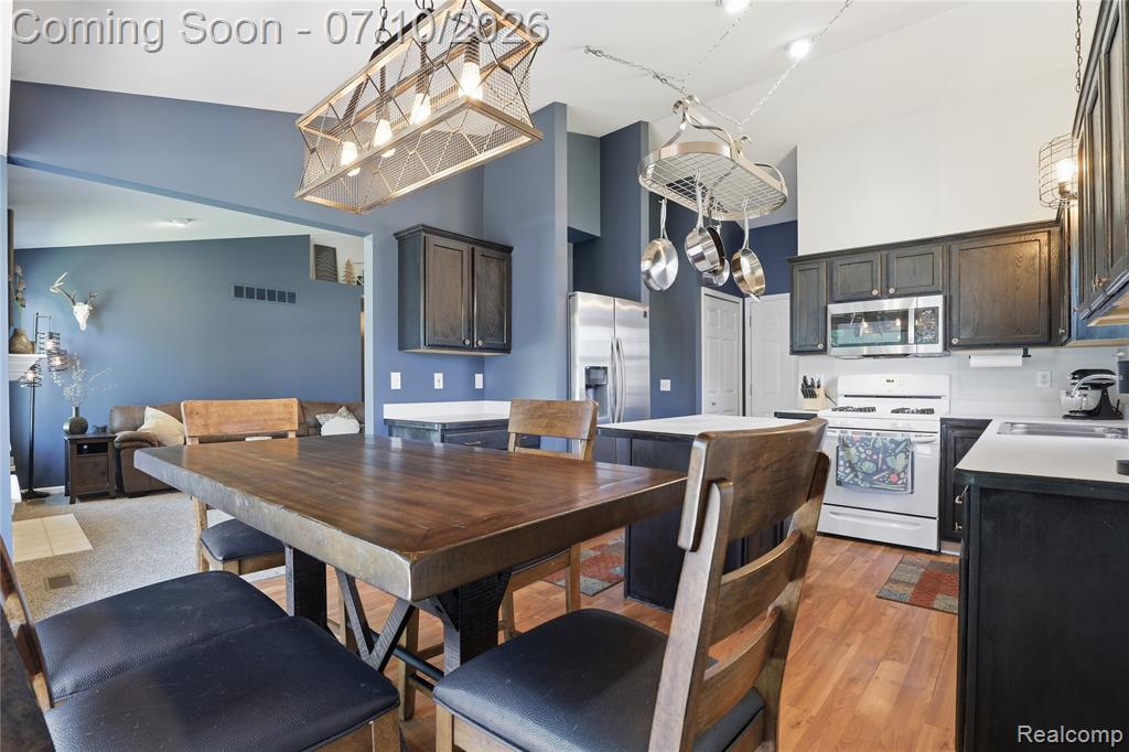 5275 E Maple Avenue, Grand Blanc, MI 48439 — Photo 12