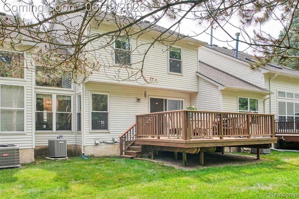 1021 Calpernia, Wixom, MI 48393 — Photo 4
