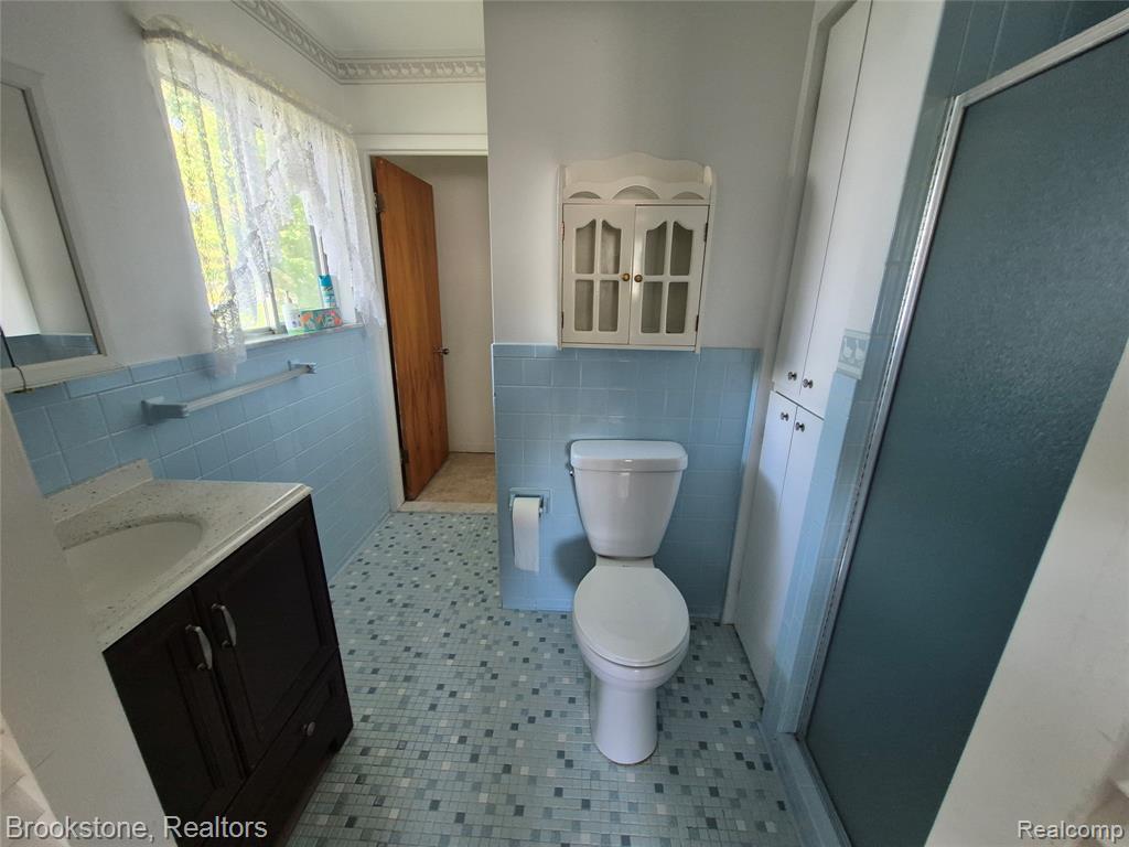 4295 Sashabaw Road, Waterford, MI 48329 — Photo 22