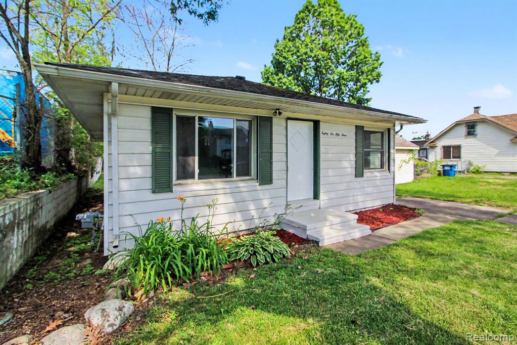8653 Lanewood Street, Westland, MI — Photo 2