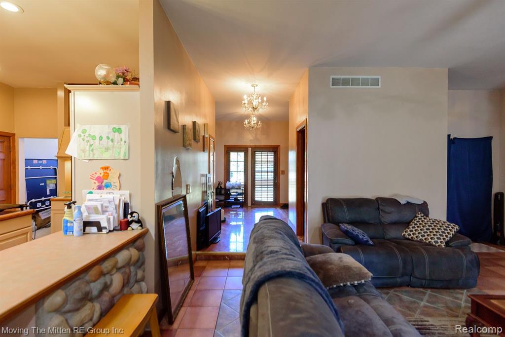 46901 EXECUTIVE Drive, Belleville, MI 48111 — Photo 11