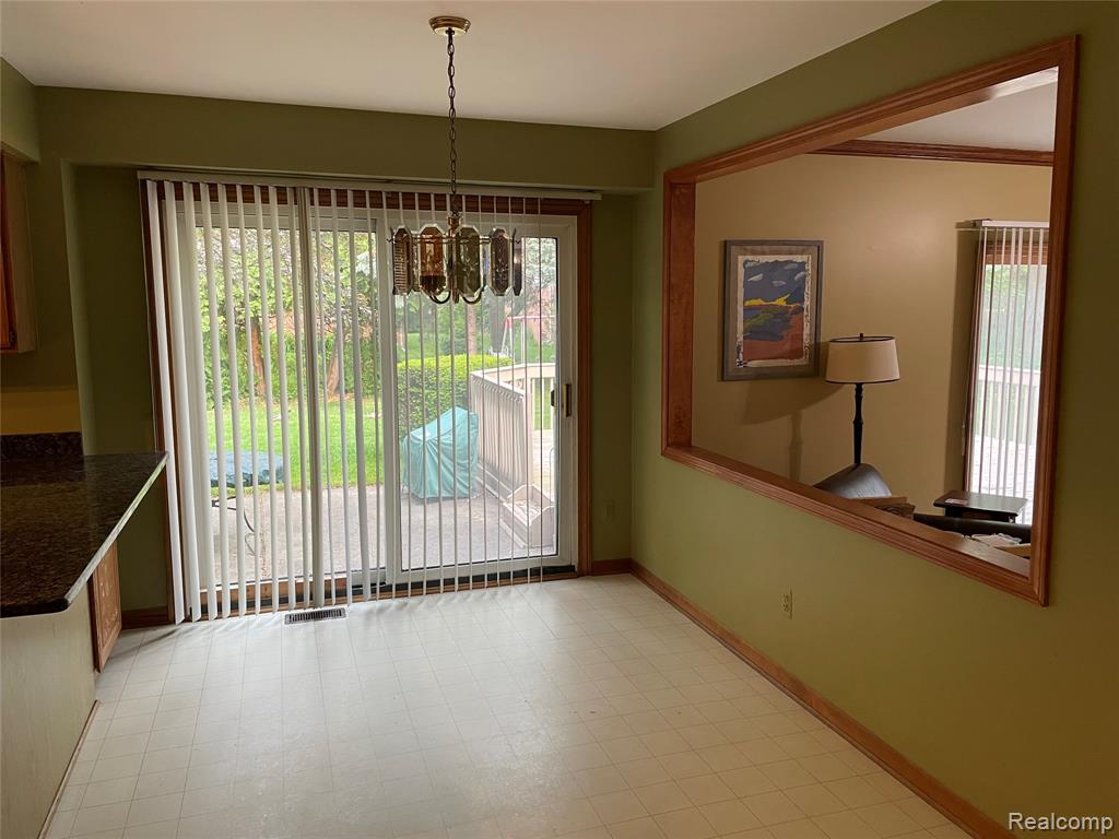 5299 Cloister Drive, Troy, MI 48085 — Photo 10