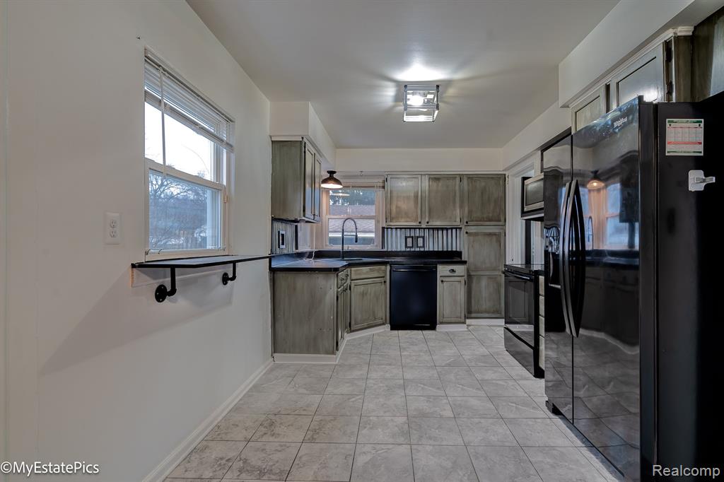 1251 CLARITA Street, Ypsilanti, MI 48198 — Photo 36