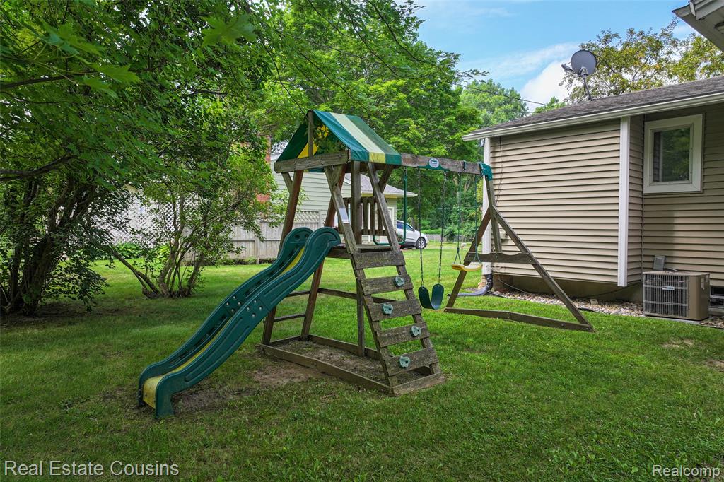 8419 Belle Bluff Drive, Grand Blanc, MI 48439 — Photo 28