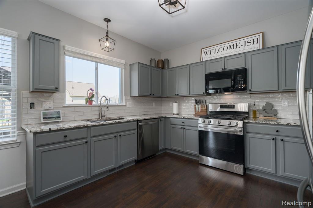 53585 MARY ANN Lane, New Baltimore, MI 48047 — Photo 9