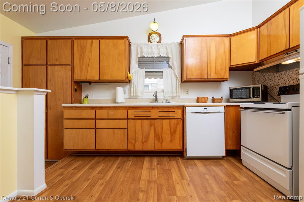 5387 Vivian Street, Dearborn Heights, MI 48125 — Photo 8