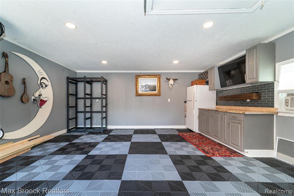 74 W Elza Avenue, Hazel Park, MI 48030 — Photo 23