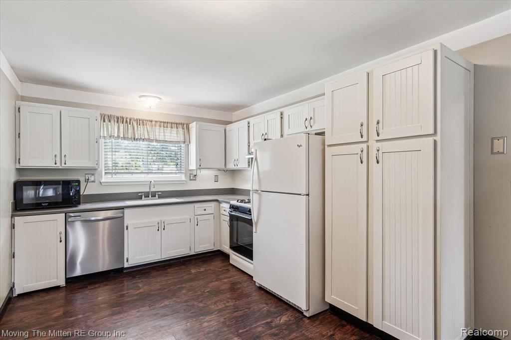 49212 Kimberly Ann Lane, Chesterfield, MI — Photo 10