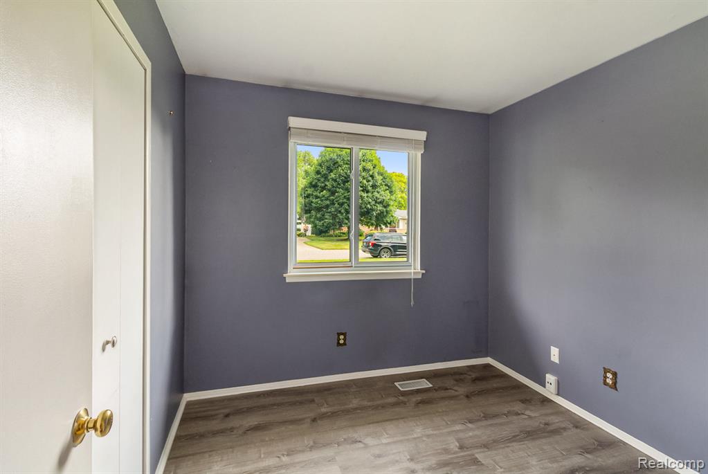5496 Canonsburg Road, Grand Blanc, MI 48439 — Photo 12