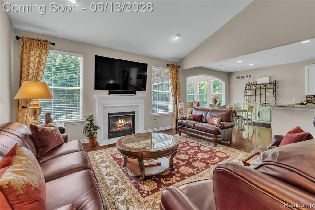 23719 Stoneleigh Drive, South Lyon, MI 48178 — Photo 18
