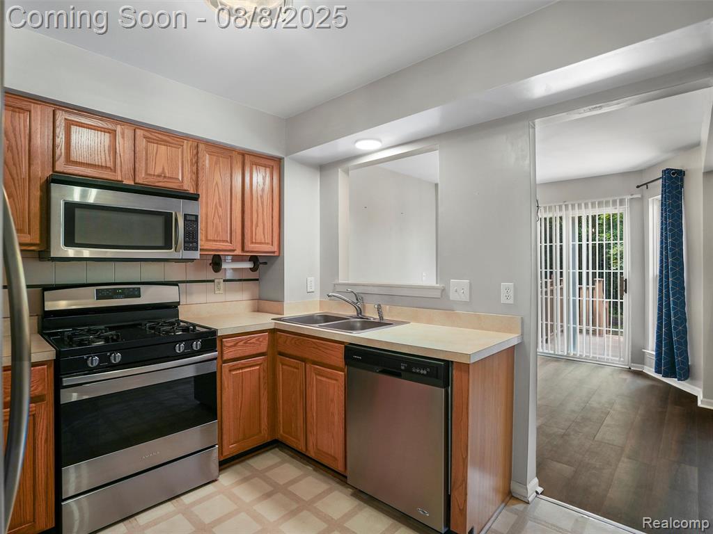 4462 Hunters W, 38, Canton, MI 48188 — Photo 19
