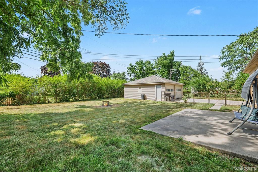 22282 E Schafer Street, Clinton Twp, MI 48035 — Photo 15