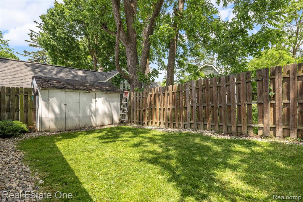 225 1st Street, Fenton, MI 48430 — Photo 41