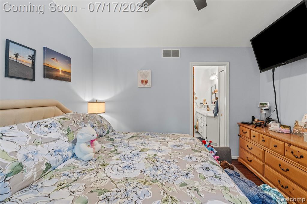 5035 Island View Drive, Linden, MI 48451 — Photo 16