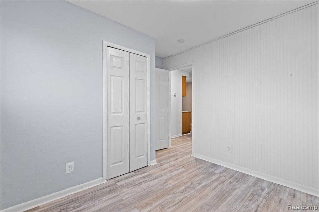 5627 Gertrude Street, Dearborn Heights, MI 48125 — Photo 12