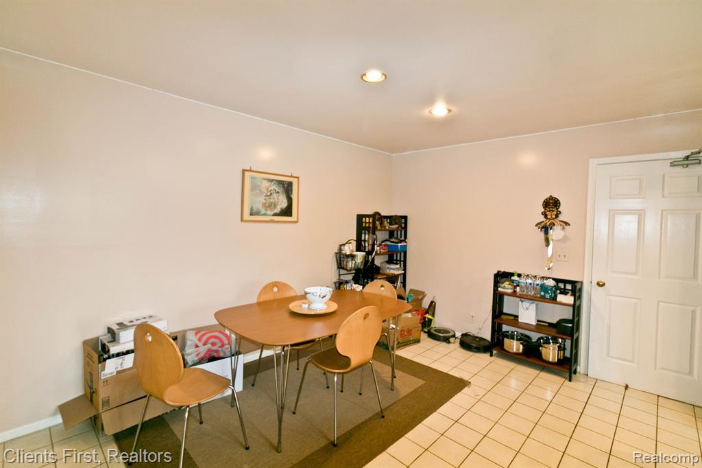 1030 FAIRMOUNT Drive, Ann Arbor, MI 48105 — Photo 15