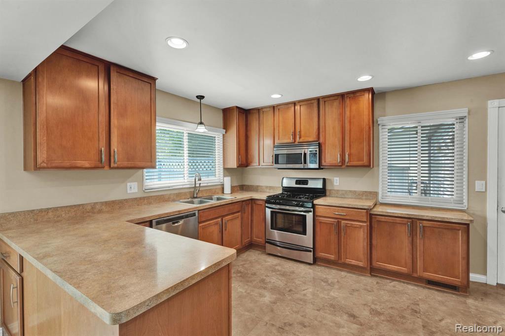 43819 Fredericksburg Street, Canton, MI 48188 — Photo 13