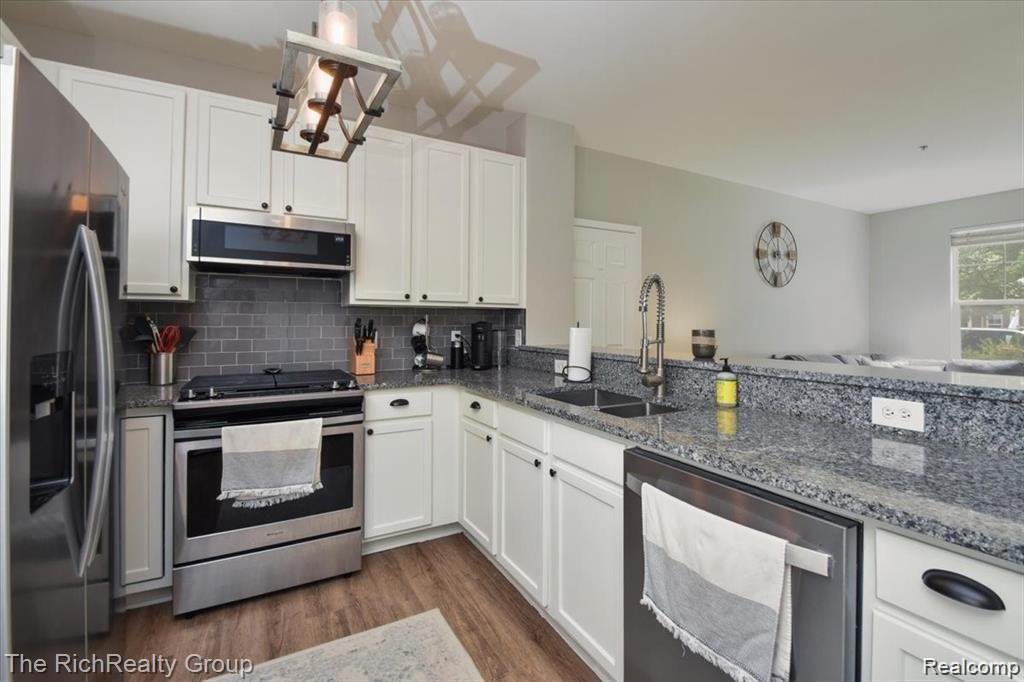 330 RED RYDER Drive, 43, Plymouth, MI 48170 — Photo 12
