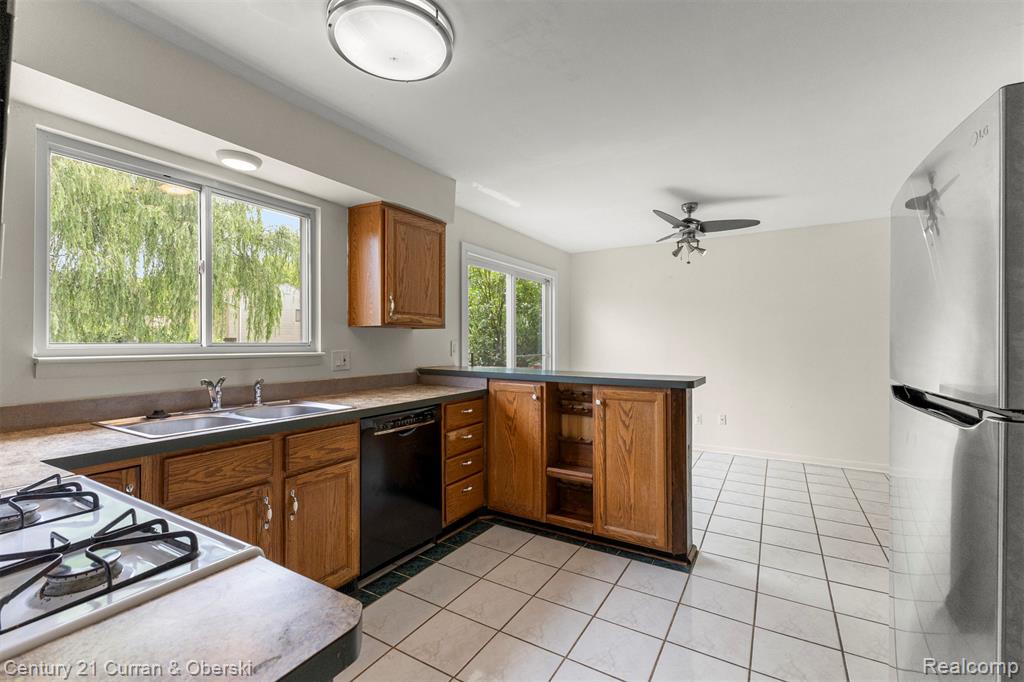 9032 Arlington Drive, Ypsilanti, MI 48198 — Photo 14