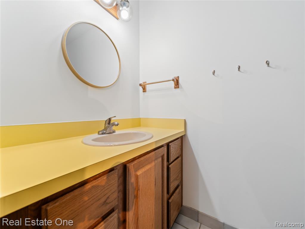 4097 Merna Lane, Milford, MI 48380 — Photo 16