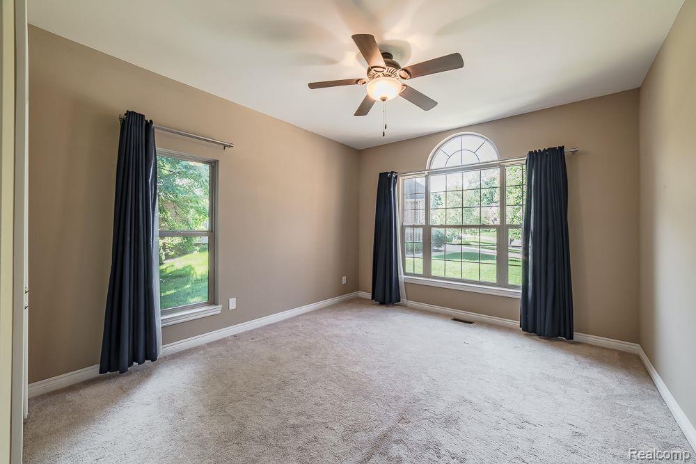 9546 KINGSWAY Circle, Clarkston, MI 48348 — Photo 33